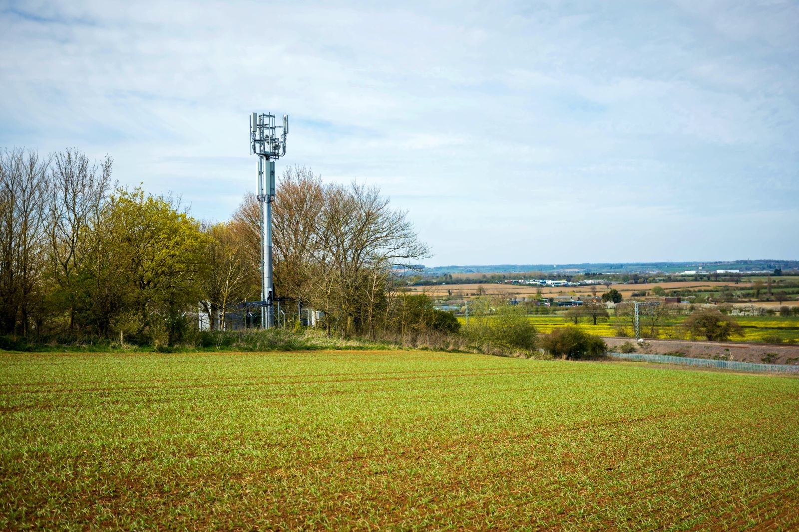 Poor rural connectivity is hindering UK food production, survey shows ...