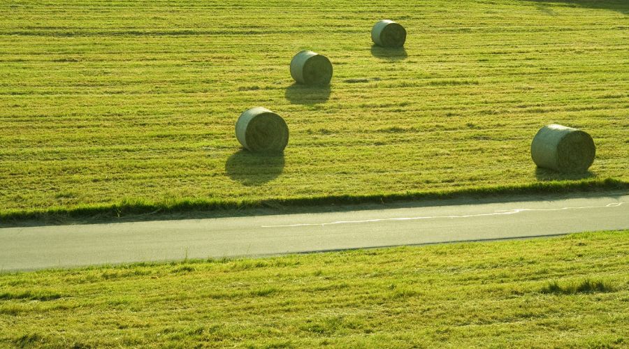 Volac silage expert, Dr Mark Leggett, shared his advice with farmers on how to make best quality grass bales.