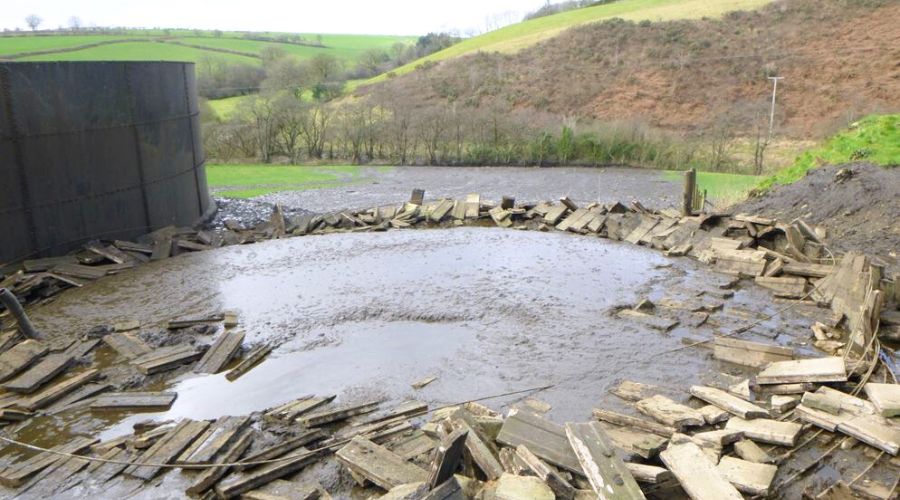 Ceredigion NRW prosecuted Rhydsais Farm in Talgarreg after farm’s slurry store collapsed, releasing slurry into Afon Clettwr Fach.  