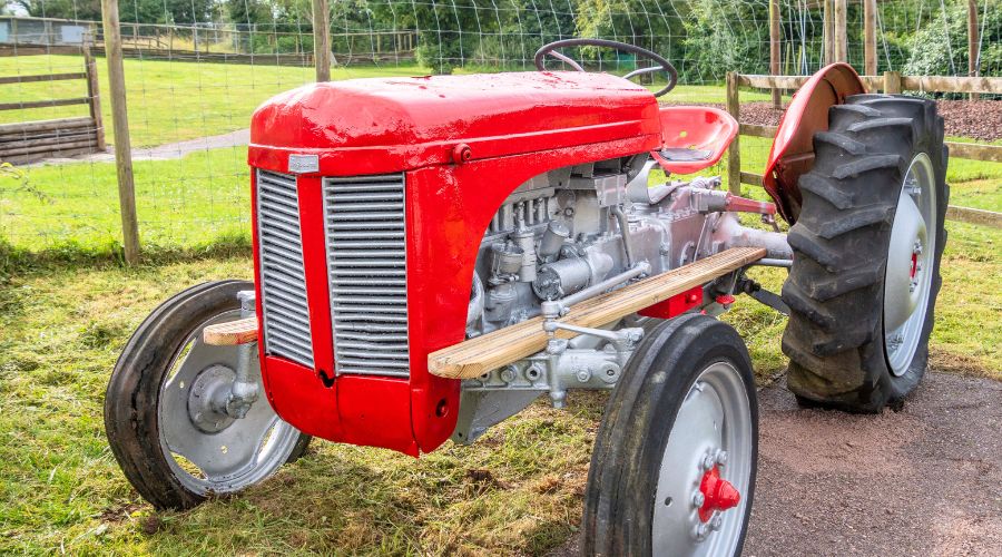 Weston College has joined forces with Noah’s Ark Zoo Farm amid its 25th anniversary celebrations to restore a vintage Ferguson tractor. 