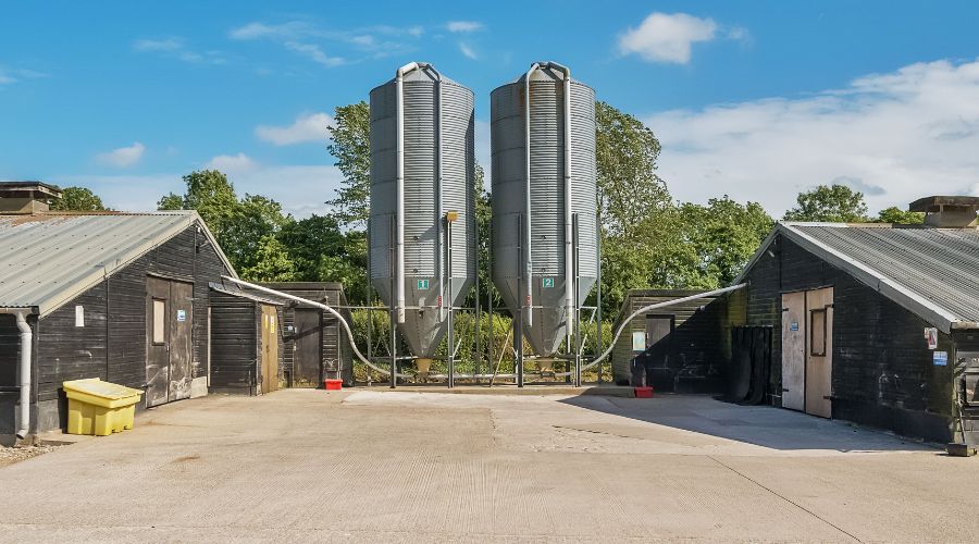 A Derbyshire broiler unit, Dovelowe Farm located in Ashbourne, has been launched for sale by Carter Jonas.