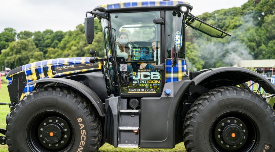 Sandy Duffus’ Tractor Run aims to raise funds for the ‘My Name’5 Doddie Foundation’, the charity set up by the late Doddie Weir.