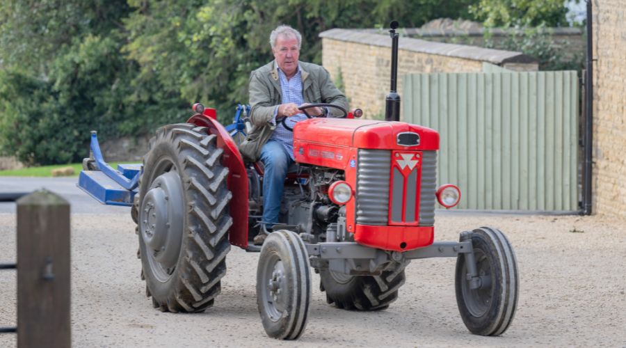 Jeremy Clarkson has submitted plans to West Oxfordshire District Council to expand his newly purchased pub. 