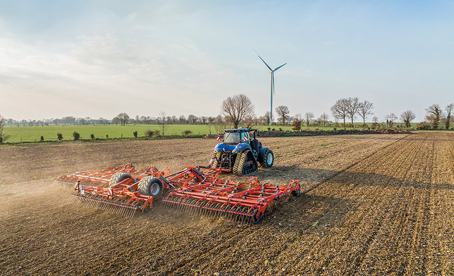 Kuhn cultivator in a field