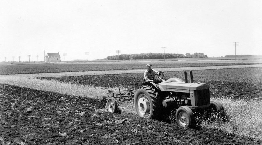 John Deere will be marking the 75th anniversary of its Model R tractor at the Newark Vintage Tractor & Heritage Show this November. 