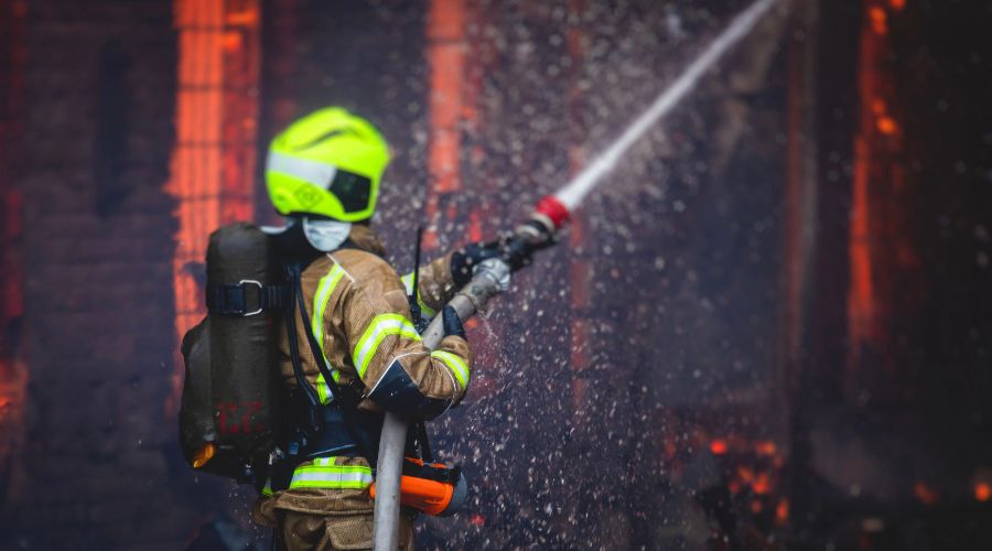 Crews from Telford, Shrewsbury, Bridgnorth and Baschurch have been called to a barn fire that took place at 2.40pm on Monday, 14th October.