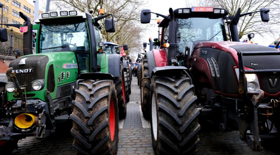 Farmers from East Anglia will take part in a ‘go-slow’ protest across Suffolk to show their frustration with changes to inheritance tax.