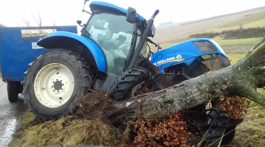 Introducing the all-new SmartFarmer app – a no-nonsense health and safety tool designed by farmers to break the cycle of risk and tragedy on UK farms.