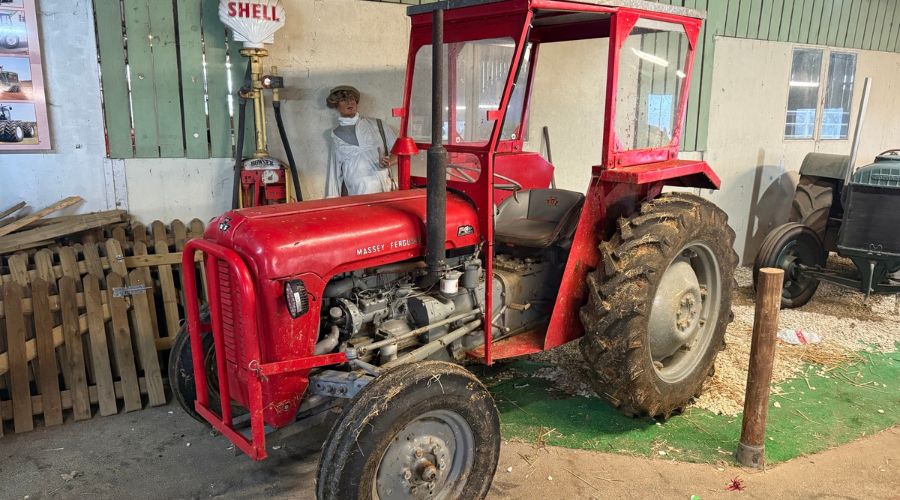 Massey Ferguson 35 Tractor. 