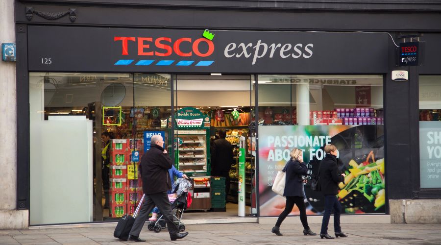 Tesco has confirmed that it is beginning a trial giving away expiring food to customers for free with the aim to cut food waste. 